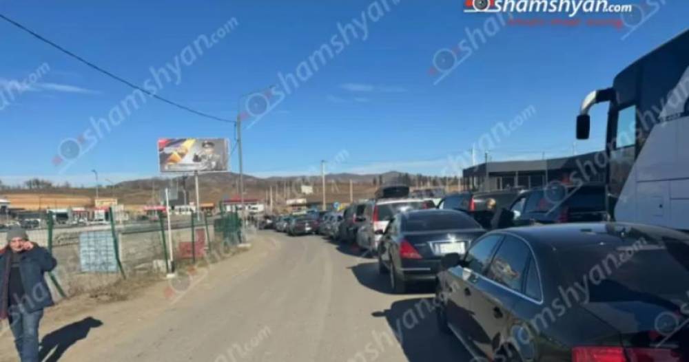 Վրաստանի սահմանին կիլոմետրերով հերթեր են գոյացել (Photo)