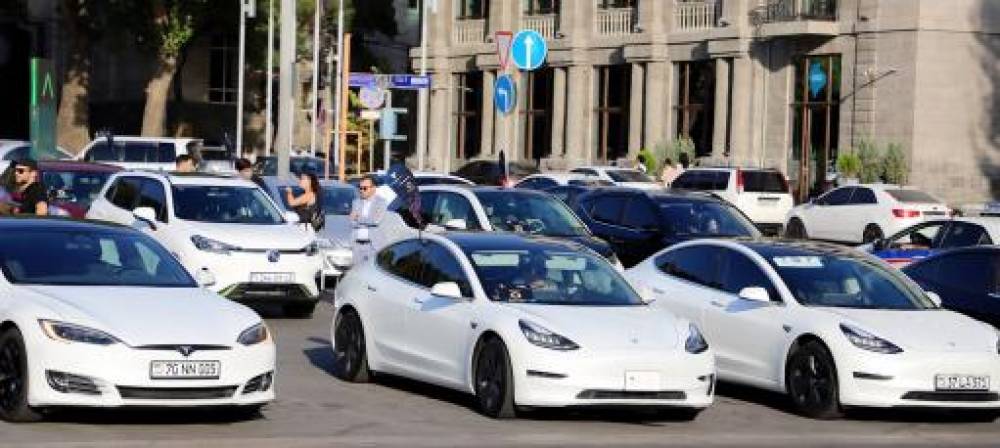 Էլեկտրական ավտոմեքենաները ազատված կլինեն Երևանի կենտրոնում կայանելու համար տուրքերից