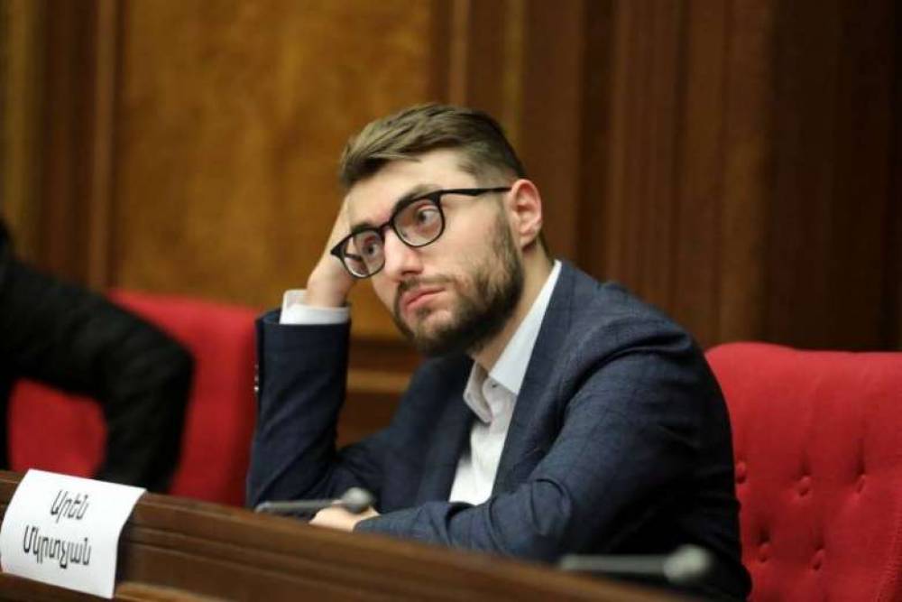 Ալավերդու «գողականները» ծեծել են ՔՊ-ական Արեն Մկրտչյանին. «Հրապարակ»