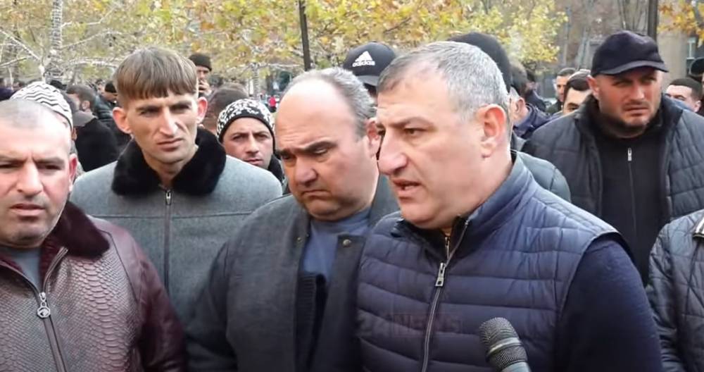 Աթոռները տակներից «шататься» կլինի ու փողոցներ կփակենք, եթե ջրօգտագործման օրենքը հետ չկանչեն