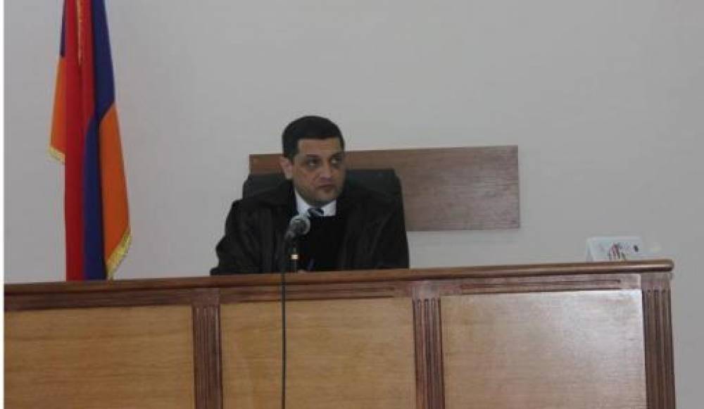 Քաղաքական իշխանությունների խայծը կուլ տված դատավորը մնաց ձեռնունայն. «Ժողովուրդ»