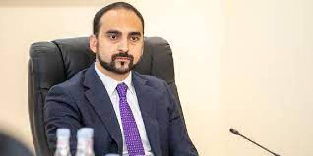 Ինձ ինչ հիշում եմ՝ հիդրանտ ենք փոխում, պարոն Փամբուխչյան, հասկացեք գործն ինչ փուլում է․ Ավինյան