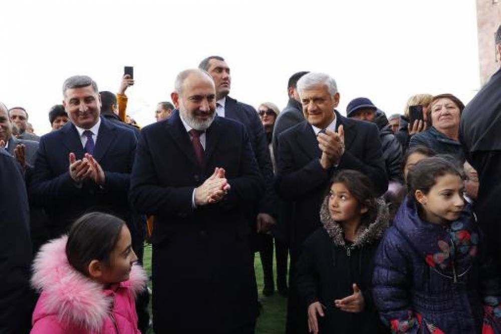 Վարչապետը ներկա է գտնվել Ապարանում կառուցված բազմաբնակարան շենքի բնակարանամուտի արարողությանը