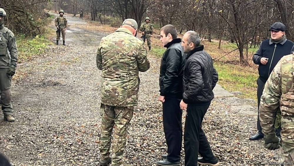 Լուսանկարներ՝ ադրբեջանական գերությունից տուն վերադարձող հայ զինվորականներից