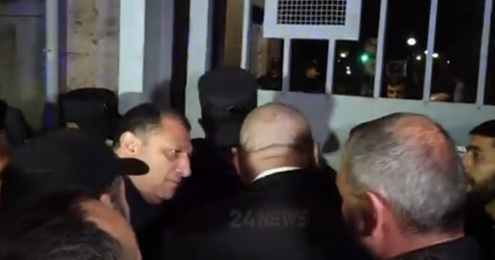 «Մեռնիմ արևիդ, հնարավորություն ստեղծեք, ներս մտնենք, տղաներին տեսնենք». ռազմագերու ազգական