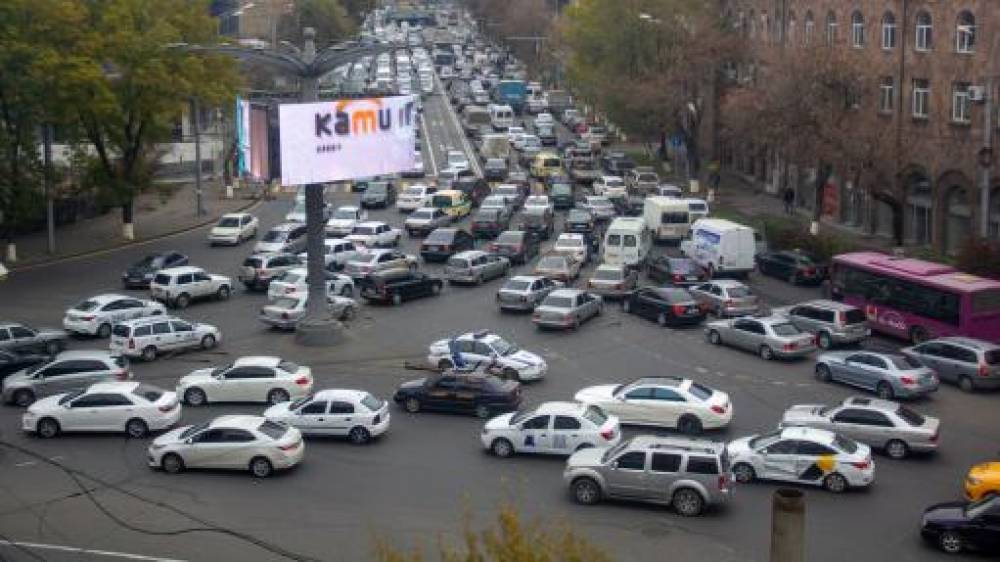 Ոմանք մտածում են կացնային տրամաբանությամբ՝ թե բա գրպանին կպնենք, որ չկայանեն կենտրոնում