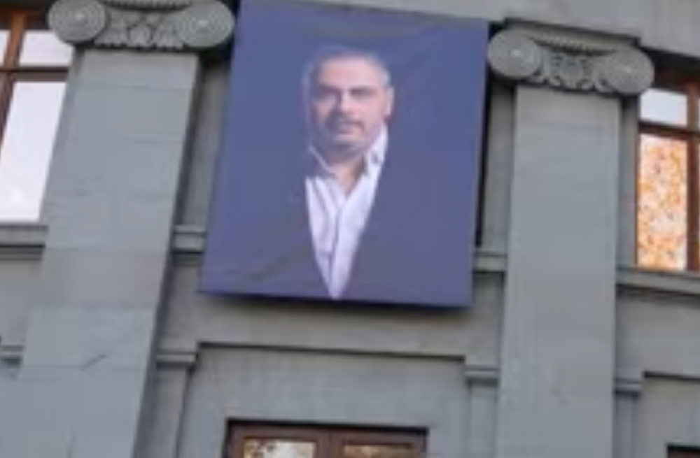 Վերջին հրաժեշտը հայտնի երգիչ Արա Մարտիրոսյանին (ուղիղ)