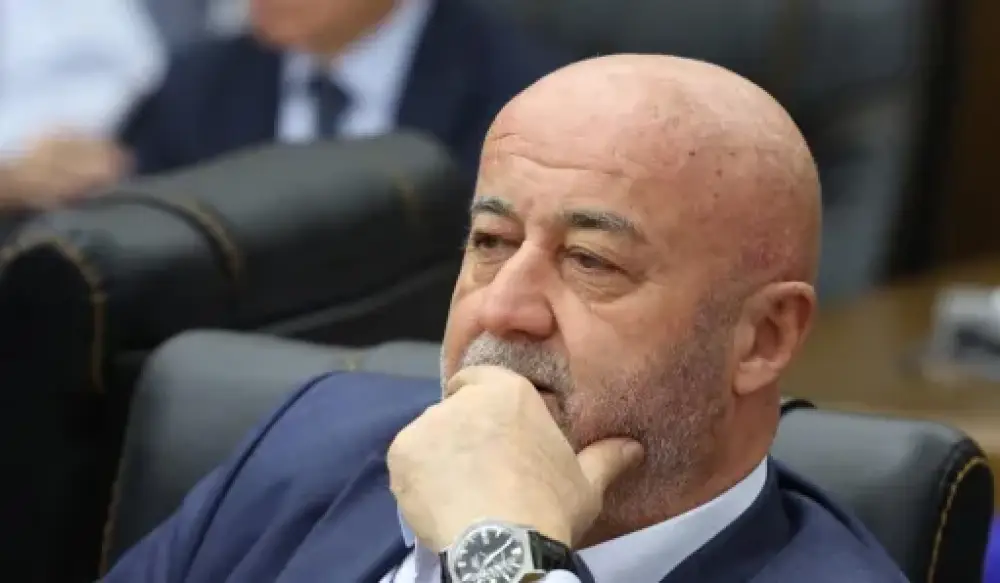 «Երկրի իրական կողմը»․ Հովիկ Աղազարյանը գիրք է գրել