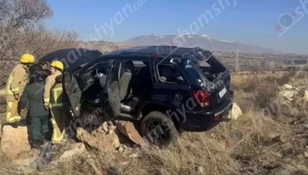 Նոր Երզնկայի մոտ բախվել են «Jeep»-ն ու «Lada»-ն. վերջինը վերածվել է մետաղե ջարդոնի