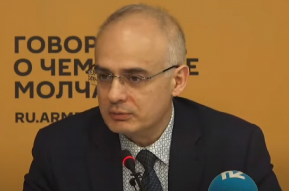 Մեր վրա կախված է «Զանգեզուրյան միջանցքի» օպերացիայի սպառնալիքը, բայց ՀՀ ղեկավարը դարձել է բլոգեր, «The Kardashian» շոու․ Զուրաբյան (Տեսանյութ)