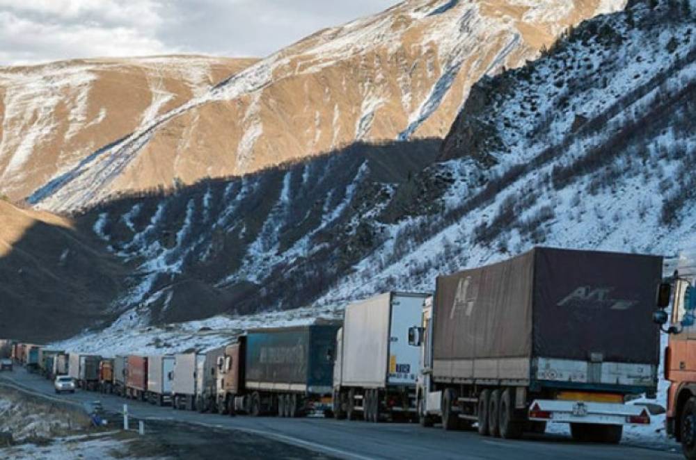 Վերին Լարսի սահմանով անցնելու հերթում գրանցվել է 1,359 հայկական բեռնատար