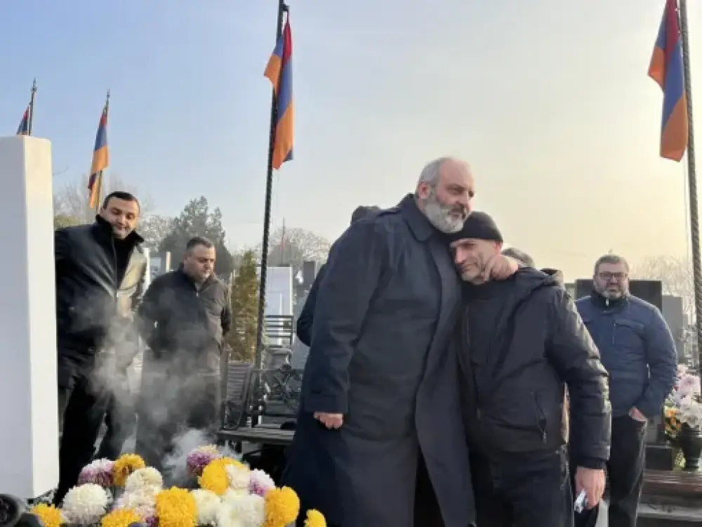 Բագրատ Սրբшզшնն այցելել է Եռաբլուր