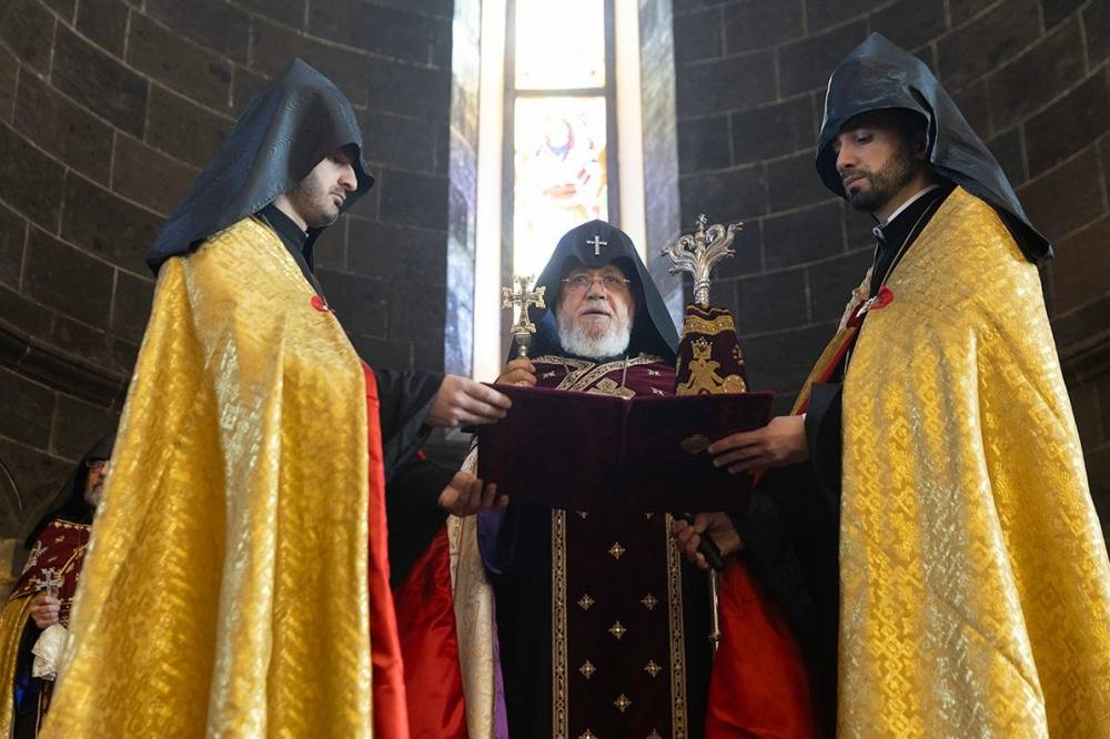 «Շիրակցիների հավատավոր, աննկուն ոգու յուրօրինակ խորհրդանիշ է այս եկեղեցին»․ տեղի ունեցավ Սուրբ Ամենափրկիչ եկեղեցու վերաօծման արարողությունը