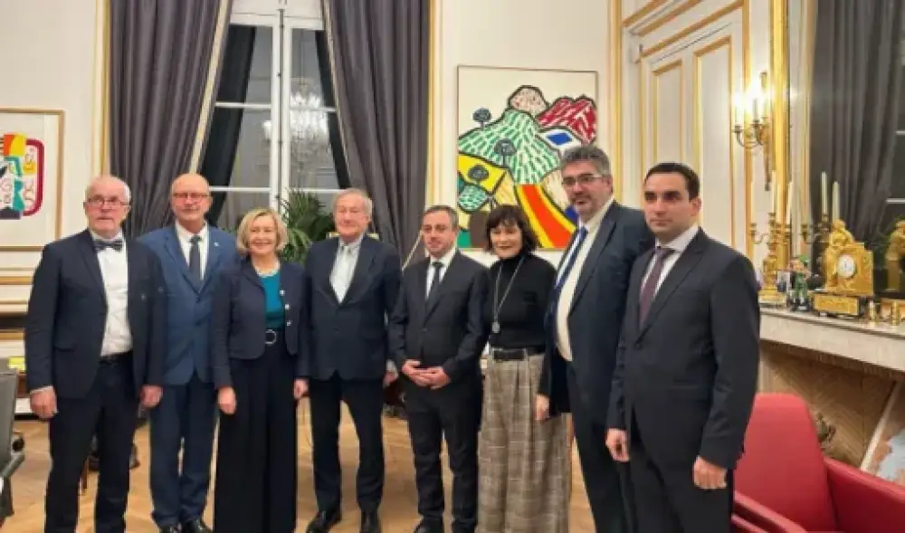 Իշխան Սաղաթելյանը Փարիզում, հանդիպել է Ֆրանսիայի խորհրդարանի զույգ պալատների անդամների հետ