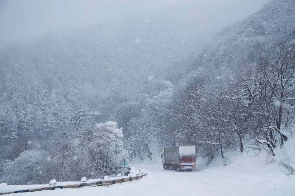 Որոշ տարածաշրջաններում ձյուն է տեղում, Աբովյանում, Հրազդանում և Վարդենյաց լեռնանցքում մառախուղ է