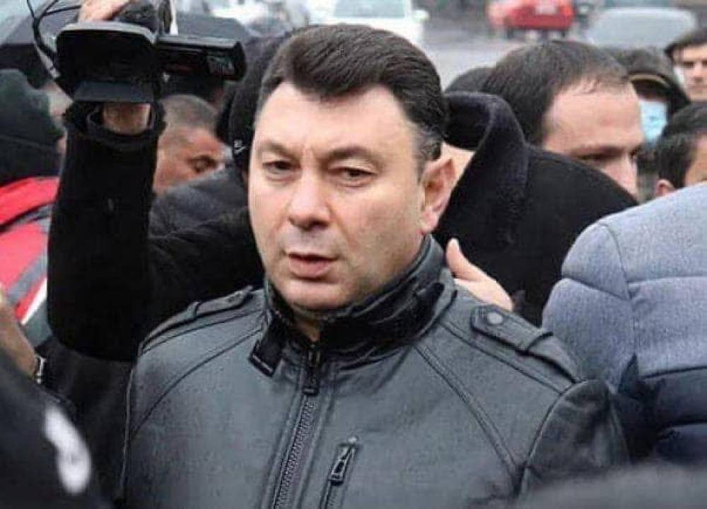 Գնացեք կառույցներ ստեղծեք ու պայքարեք Նիկոլի դեմ, ոչ թե կախվեք նախագահներից․ Շարմազանով