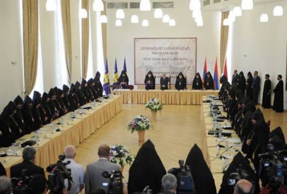 Մայր Աթոռում տարբերակներ են քննարկել․ կողմ են կոշտ պատիժներին․ «Հրապարակ»