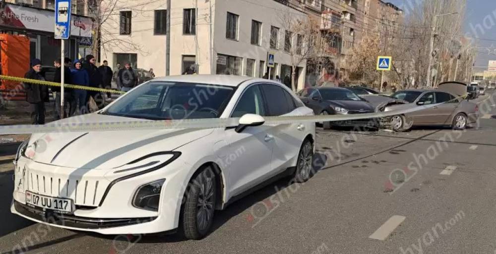 Բախվել են Աբովյան-Գեղաշեն երթուղու «Գազել»-ը, «Hongqi»-ն, «Kia»-ն և «Mercedes»-ը․ կա վիրավոր