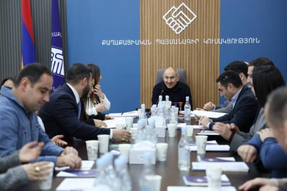 Երկրի խնդիրները լուծելու փոխարեն նախընտրական քասթինգներ է անում․ «Հրապարակ»