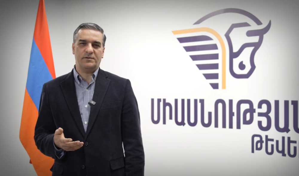 Սոցհարցումների արդյունքները Փաշինյանին ինչ-որ բան են գուժում. ինչո՞ւ է նա պարում ու թմբուկ նվագում