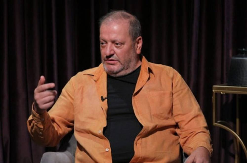 Ինչքան «ֆեյք» կա երկրում` բոլորը քեզ, նսեմ ճիվաղ, քեզ մեծարող` բոլորը քեզ, չարքին ծառա` բոլորը քեզ