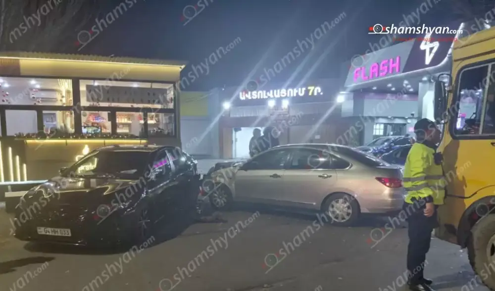 Եղվարդի խճուղում բшխվել են «Toyota»-ն, «Nissan»-ը և «PAZ» ավտոբուսը․ վերջինը ամբողջությամբ փակել է ճանապարհը