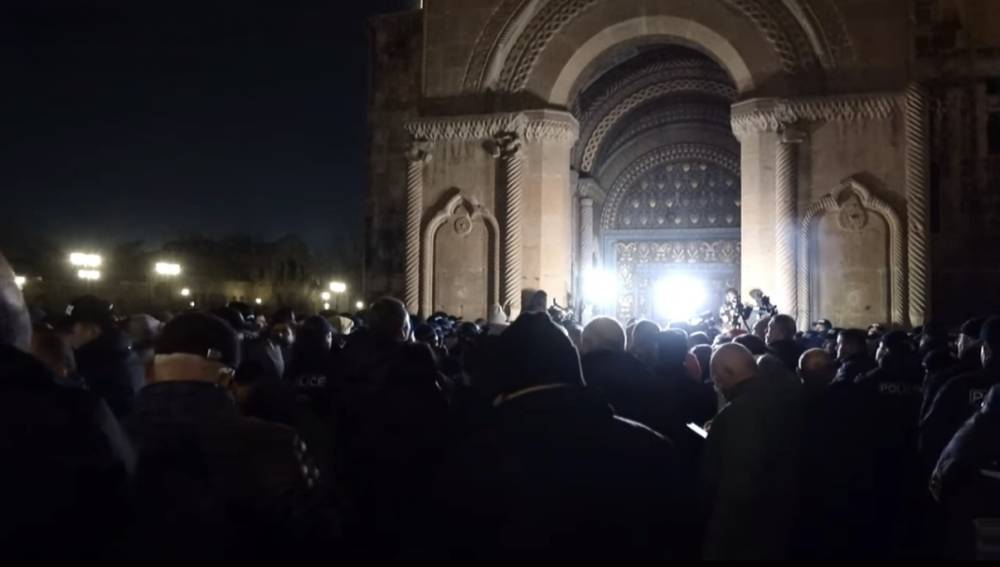 🔴🇦🇲 Մայր Աթոռի տարածքում իրավիճակը գերլարված է.Ուղիղ միացում