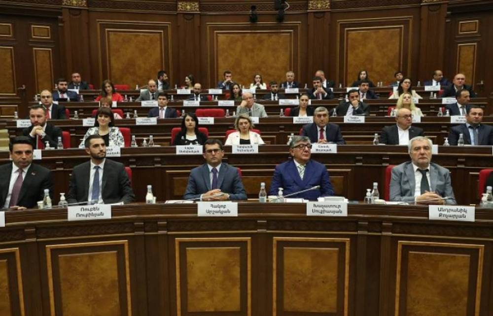 Ում գդալը մեծ է, նա էլ ընդհանուր բյուջեից մեծ է քաշում. սա՞ է պատգամավորներին 3մլն-ի պարգևավճար տալու անբարո որոշման ողջ ուղերձը. Սաքունց