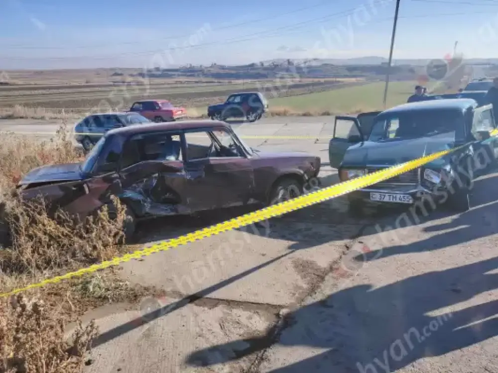 Երևան-Գյումրի ավտոճանապարհին բախվել են 2 «ՎԱԶ 2107»-երը․ կան վիրավորներ