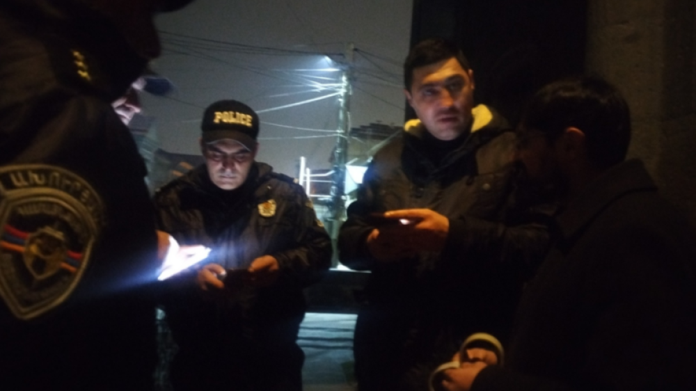 Գյումրիում ԱԱԾ պետի հսկողությամբ քահանաները կապարանքեցին Յոթ Վերք եկեղեցին