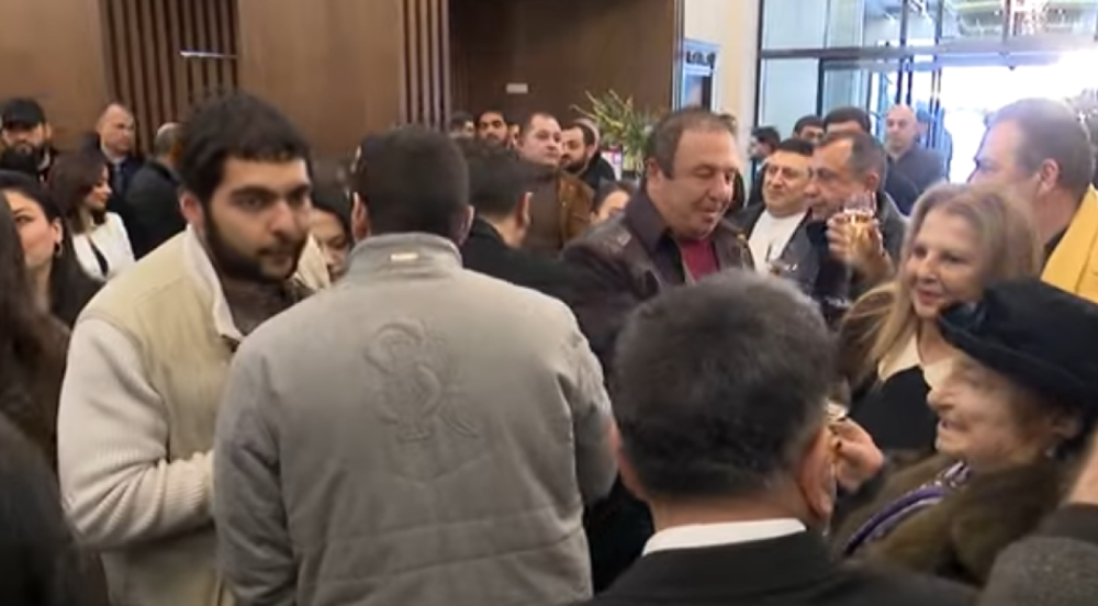 Եղնիկներ և վերանդա. Ծաղկաձորում դռներն են բացել Մուլտի Գրանդ ռեզորթն ու Ռոյալ Սքայ ռեստորանը. Տեսանյութ