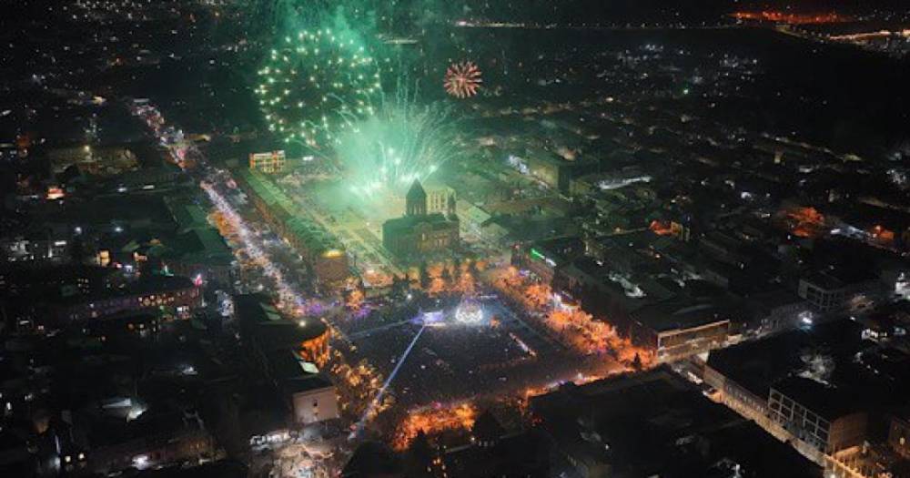 Այս տարի կլուսավորենք խավարը միասին․ Սամվել Կարապետյանի նվերը Գյումրի քաղաքին (տեսանյութ)