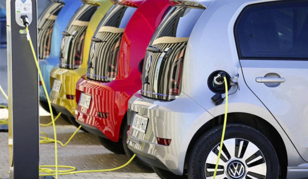 Ֆիզիկական անձինք սպառել են էլեկտրոմոբիլի ներմուծման իրենց քվոտան, իրավաբանական անձինք՝ ոչ. Պապոյանը ներկայացրել է՝ ինչ որոշում են կայացրել (տեսանյութ)