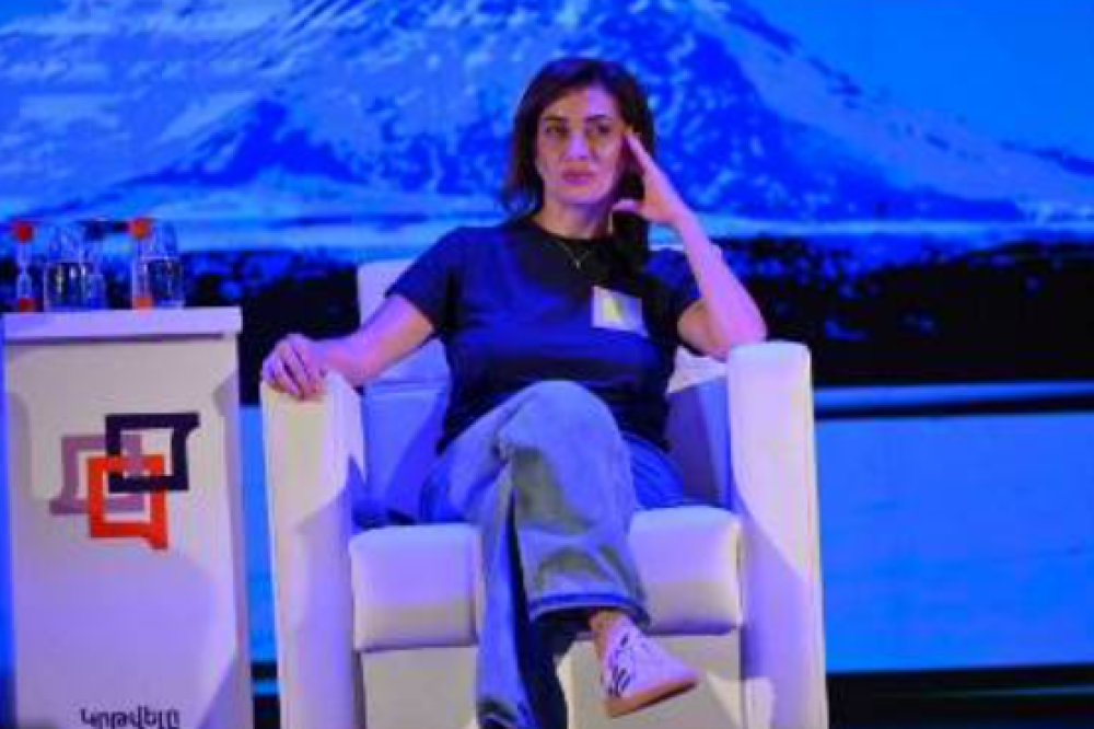 Խորհրդարան են գնում Աննա Հակոբյանի ընկերուհիները, «կրթվածները». «Հրապարակ»