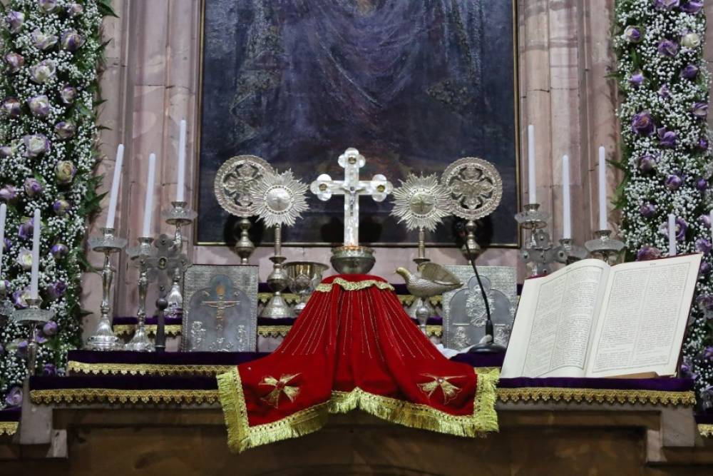 Պատարագի համապատասխան հատվածի տեքստը պետք է միաձայն երգել ողջ եկեղեցով. դե, թող 1-2-3 նիկոլապաշտ փորձի խանգարել մեր Աստվածապաշտությունը. Մելիքյան