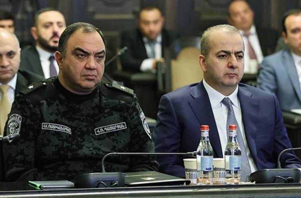 Փաշինյանը վախենում է Վահե Ղազարյանի ու Արմեն Աբազյանի ճամբարափոխ լինելուց․ «Հրապարակ»