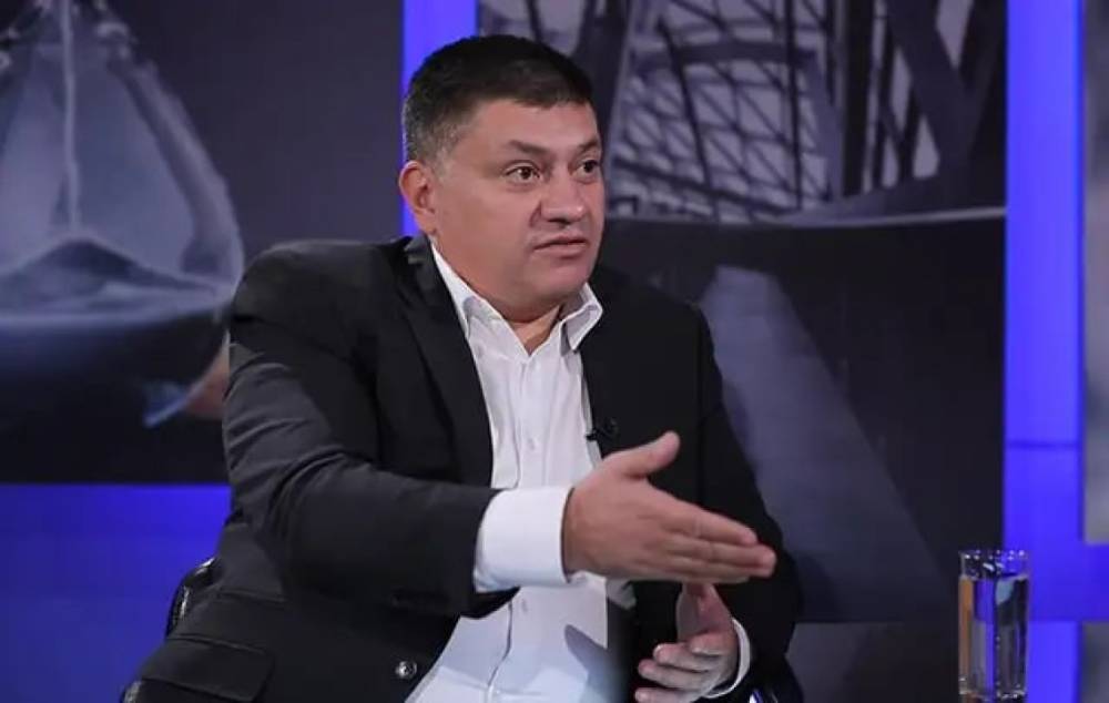 Ինչպես են ԵՊՀ-ում «Հայաստանում ժողովրդավարությունը» թեմայով դասախոսելու Խաչիկի գործընկեր դոկտորները` լռելով խայտառակ այս ապօրինության փաստի մասին