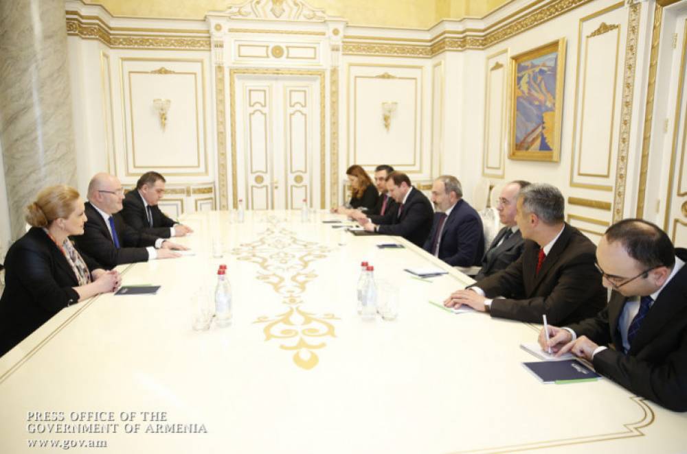 ՀՀ վարչապետն ու Վրաստանի պաշտպանության նախարարը քննարկել են հակամարտությունների խաղաղ կարգավորման հարցերը