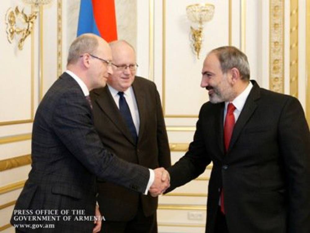 Փաշինյանն ընդունել է Լեհաստանի դեսպանին և լեհական «Լուբավա» ընկերության ներկայացուցիչներին