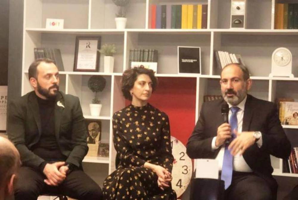 Ինչպես Արեշում փակված գրել աշխարհի շուրջը կատարած ճանապարհորդության մասին. Փաշինյանը բացահայտել է իր գրքի գաղտնիքը