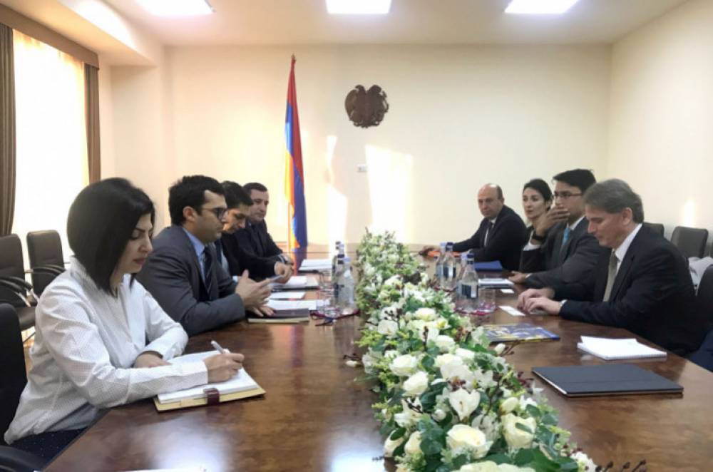 Հակոբ Արշակյանը ՀԲ-ի ներկայացուցիչներին տեղեկացրել է «Ինժեներական քաղաք» և այլ ծրագրերի մասին