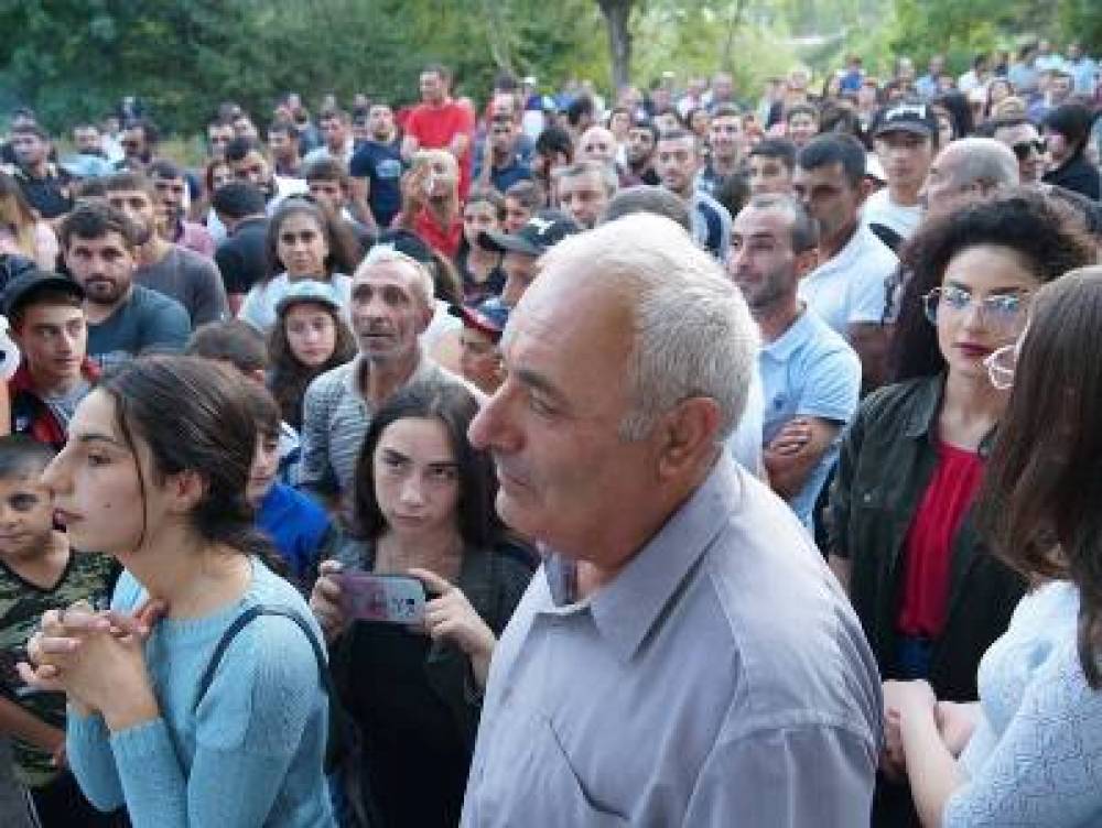 Երկու տասնյակ ջերմուկցիներ դատական հայց են ներկայացրել ընդդեմ բնապահպանության նախարար Էրիկ Գրիգորյանի