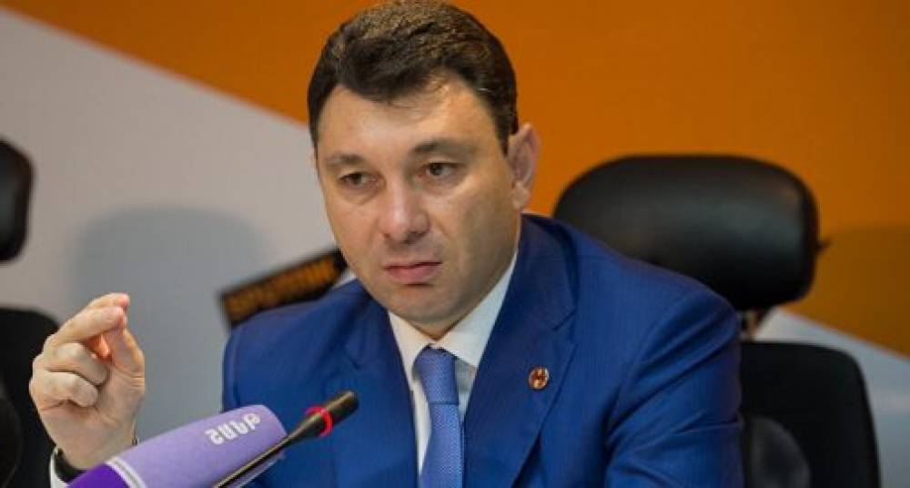 «Երկու դեպքում էլ օրակարգային է դառնում Փաշինյանի հեռացումը». Էդուարդ Շարմազանով