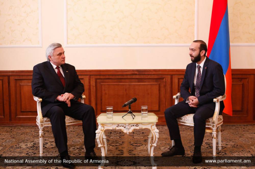 ԱԺ նախագահն Ուկրաինայի դեսպանի հետ քննարկել է հայ-ուկրաինական հարաբերությունների համատեղ օրակարգին վերաբերող հարցեր
