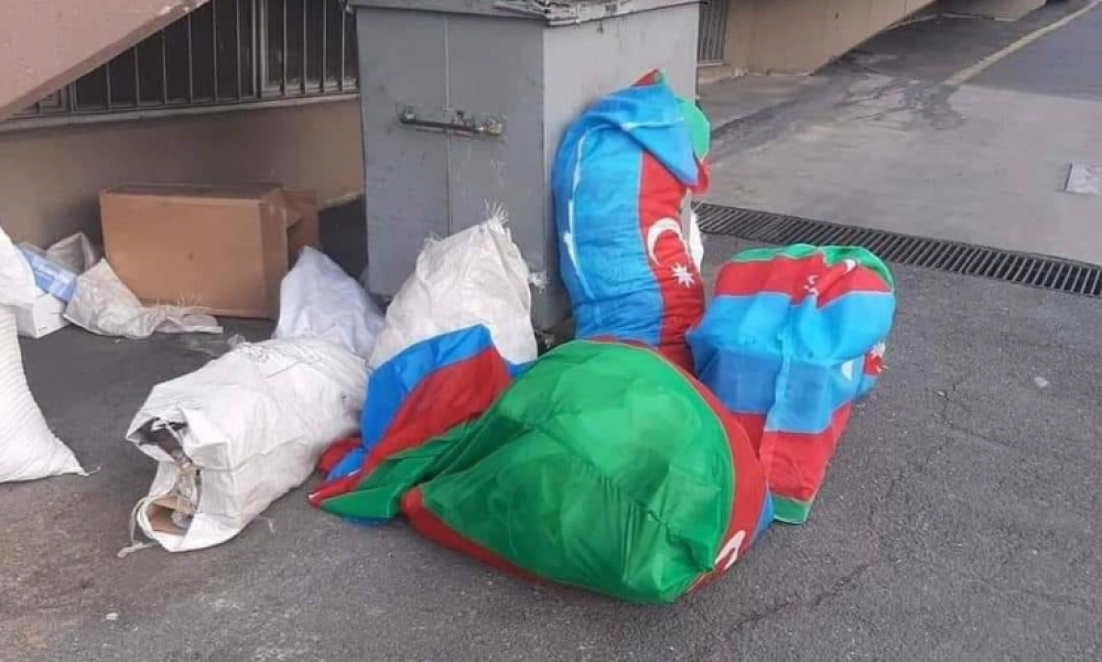 Ադրբեջանի դրոշը Թուրքիայում որպես աղբի տոպրակ (Տեսանյութ)