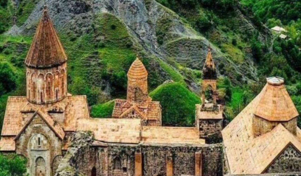 Ադրբեջանը հայտարարել է եկեղեցիներից հայկական հետքերը վերացնելու ծրագրերի մասին. Մայր Աթոռն արձագանքում է՝ սա մշակութային Ցեղասպանություն է