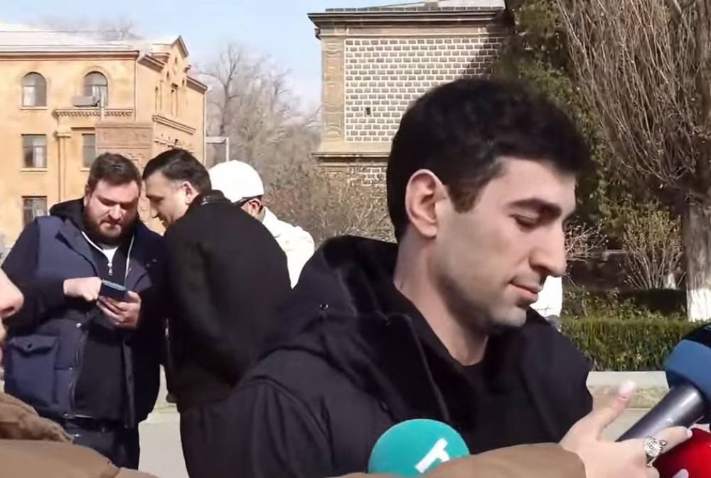 Ուղիղ․ Հանրահավաք՝ Մայր Աթոռի դիմաց՝ ի աջակցություն Հայ Առաքելական Եկեղեցու