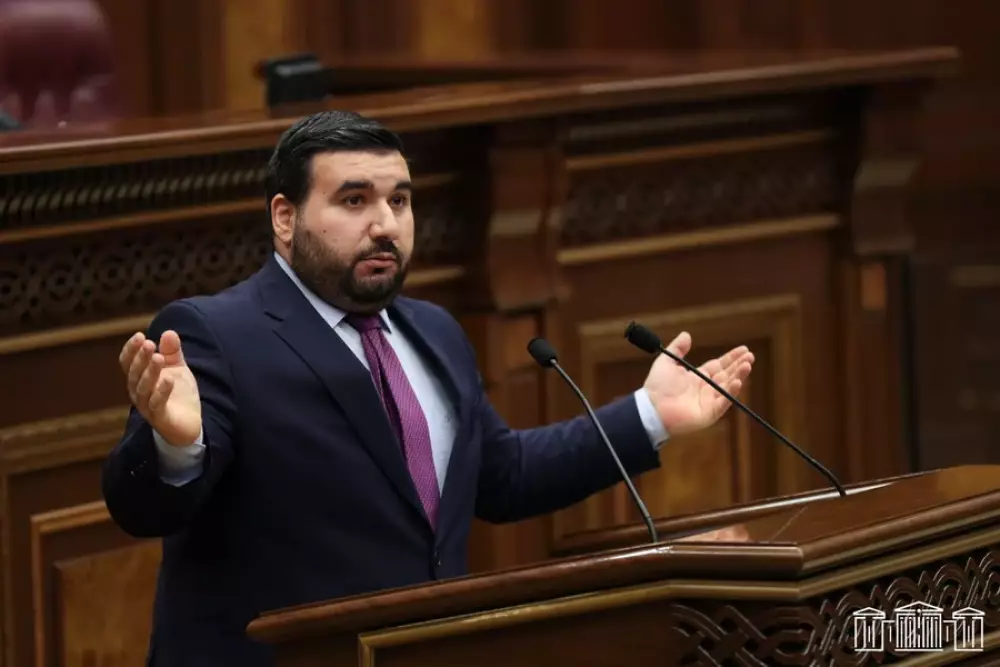 Ռուբինյանը Վահագն Ալեքսանյանին դիմեց «տիկին»–ով. (տեսանյութ)