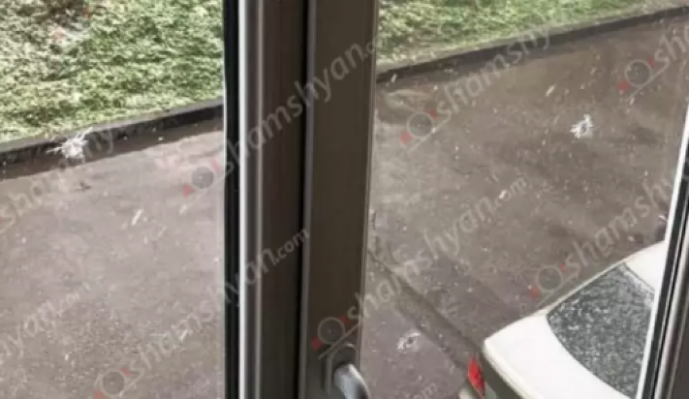 Կրակել են Նոր Նորքի թաղապետարանի ուղղությամբ. պատուհանների վրա հայտնաբերվել է կրակոցի մի քանի հետք
