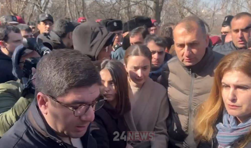 Լարված իրավիճակ՝ Նոր Նորքում․ քաղաքապետարանը քանդում է ապօրինի շինությունները